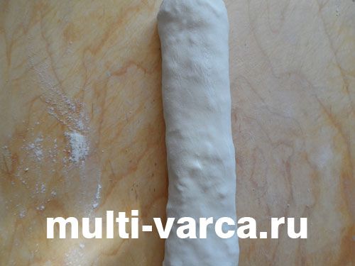 Листковий штрудель із яблуками в мультиварці